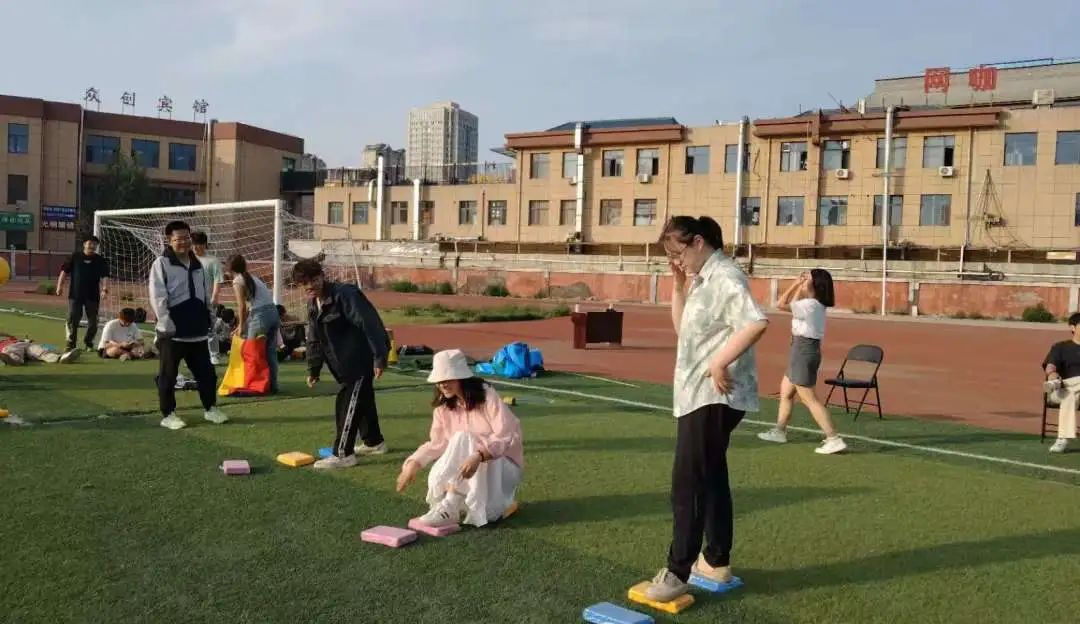 搭桥过河.jpg